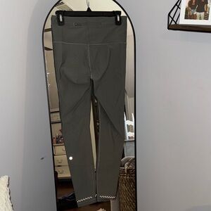 Women’s dark green lululemon leggings